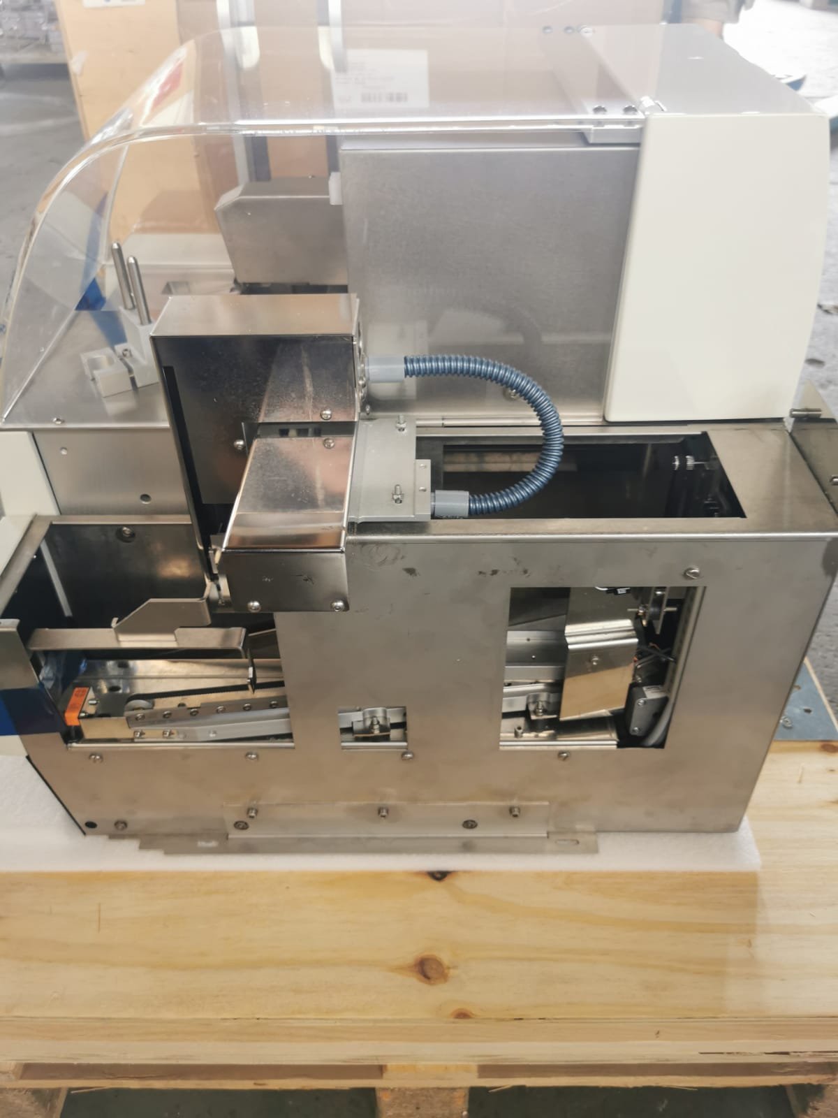 Leica CV5030 Fully Automated Glass Coverslipper – 149CVTS5015 - Image 2