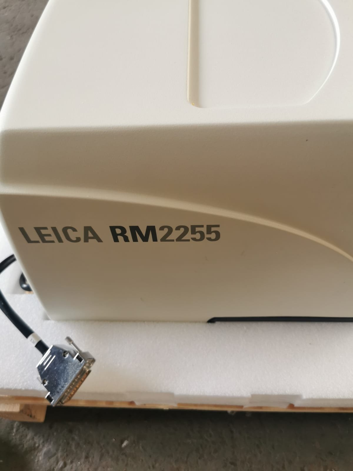 Leica RM2255 Fully Motorised Rotary Microtome – 14050238005 - Image 3