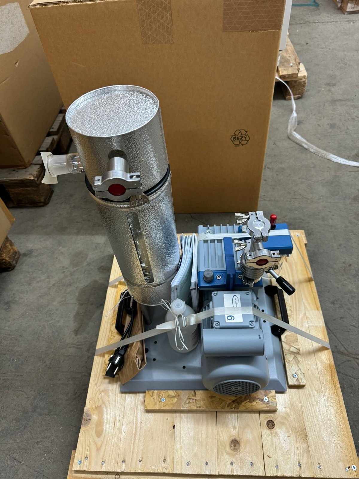 Vacuubrand PC 3 / RZ 6 Chemistry Vacuum System - Image 5