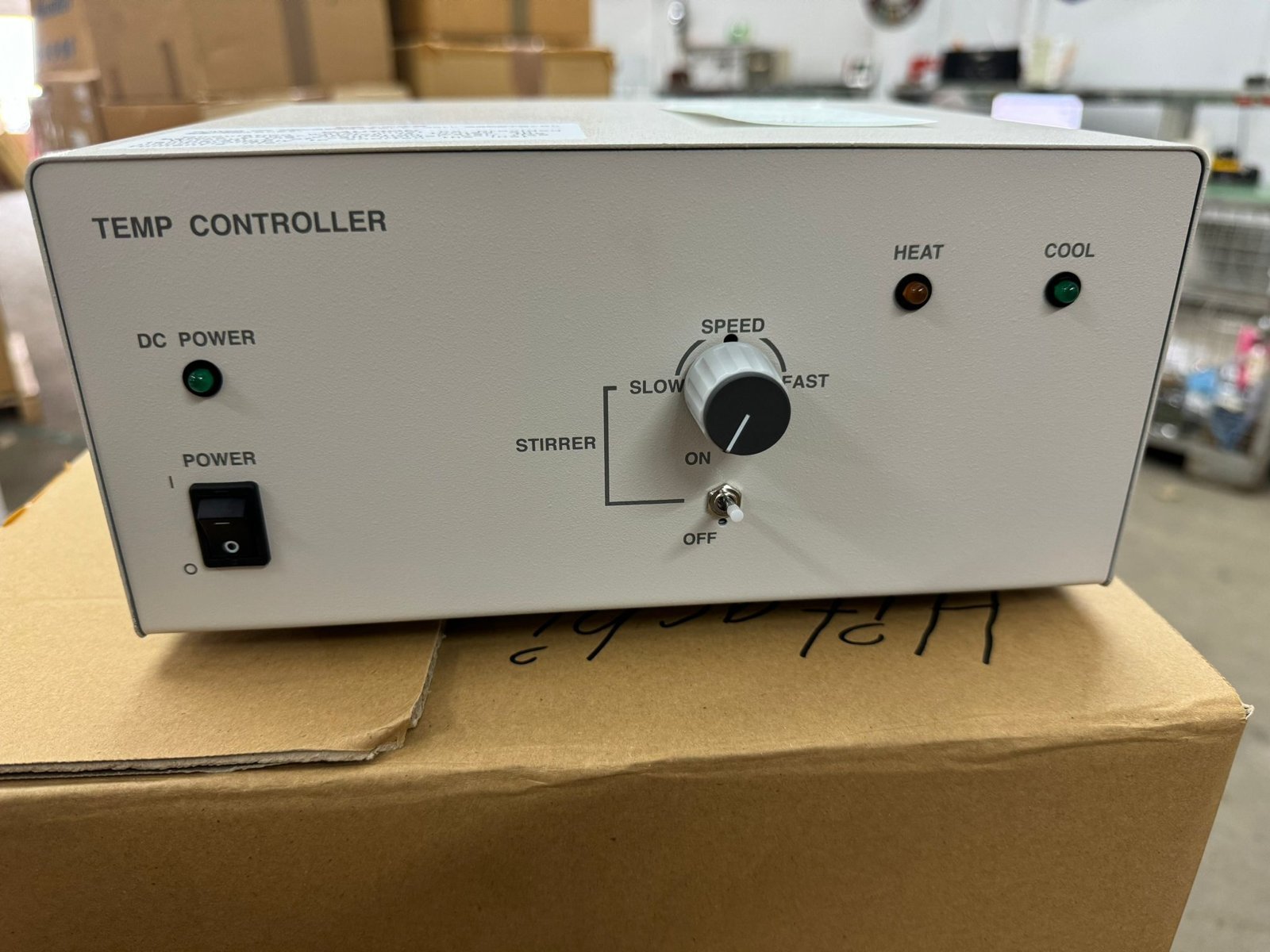 Hitachi Cell Positioner with Temperature Controller 2J1-0104 - Image 2