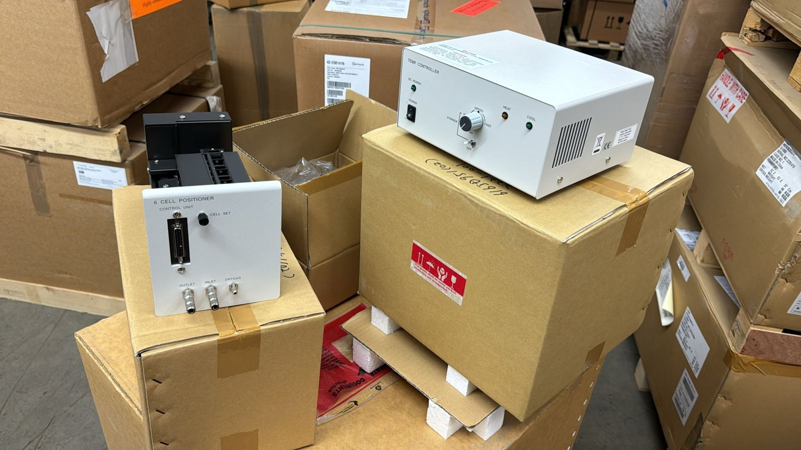 Hitachi Cell Positioner with Temperature Controller 2J1-0104