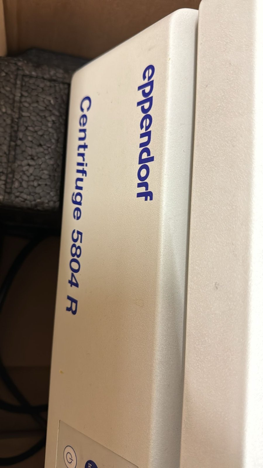 Eppendorf Centrifuge 5804 R Refrigerated with Rotor and Adapters – 5805000327 - Image 4