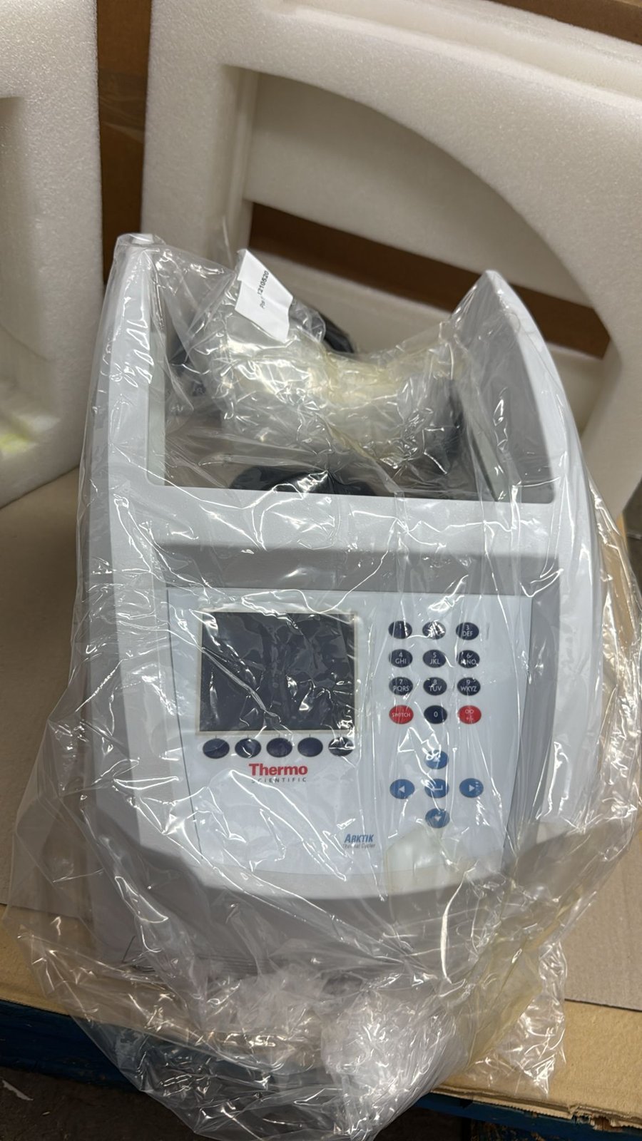 Thermo Scientific ARKTIK Thermal Cycler TCA0001
